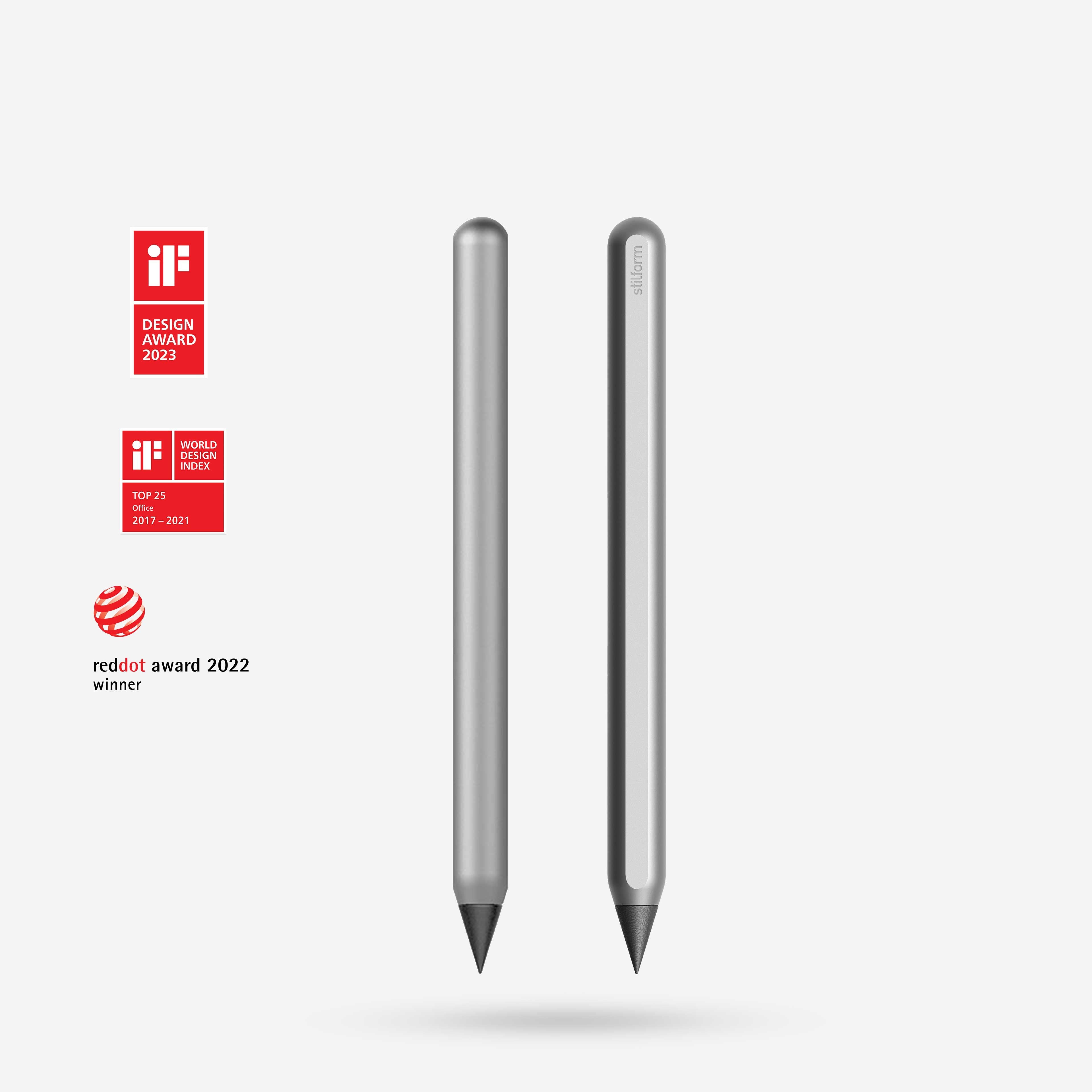 AEON Pure Aluminium-Bleistift in Comet Grey mit Graphit-Spitze, Vorder- und Rückansicht, daneben Design-Auszeichnungen