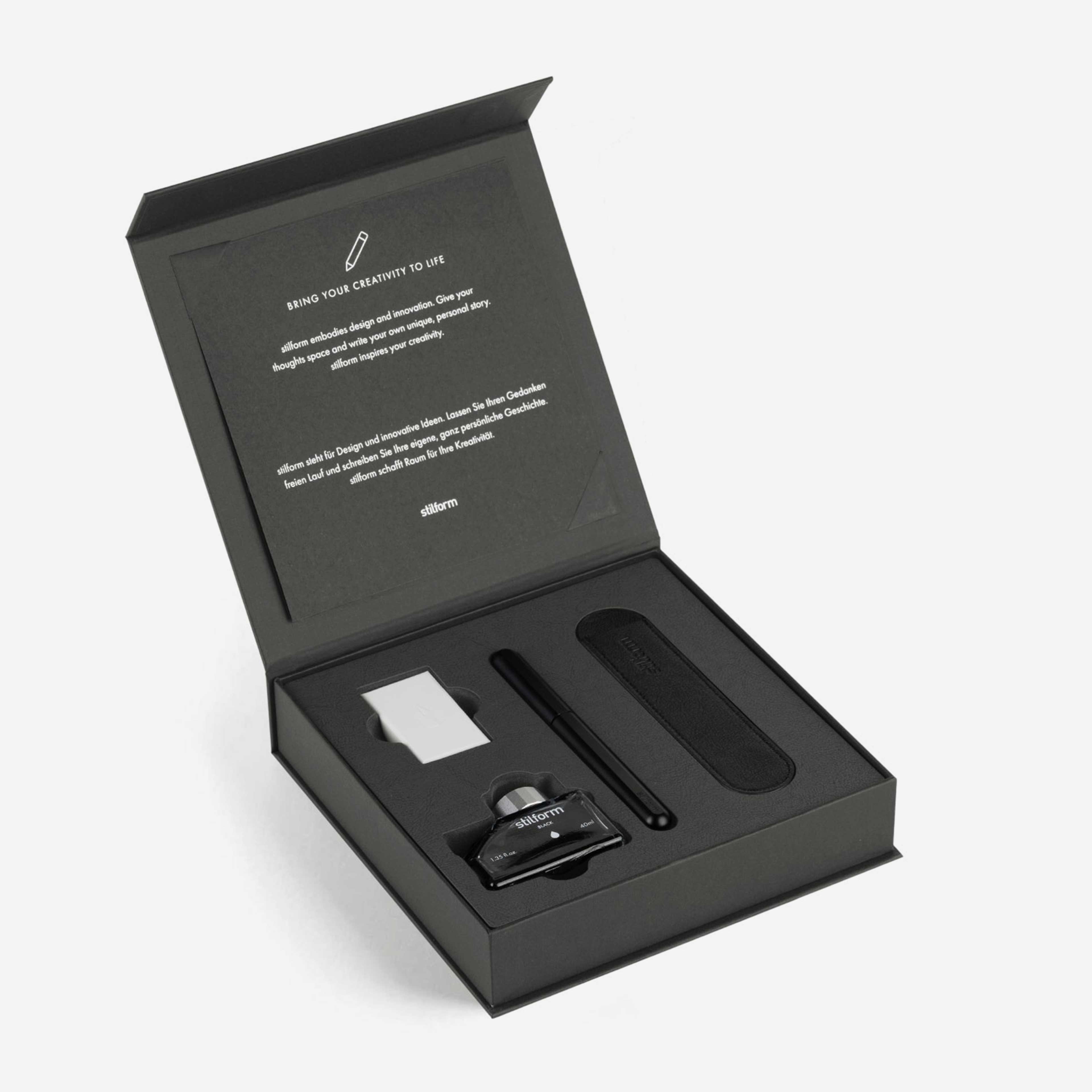 Geschenkbox Black Edition mit Füllfederhalter Ink Warp Black, Tintenfass und Etui