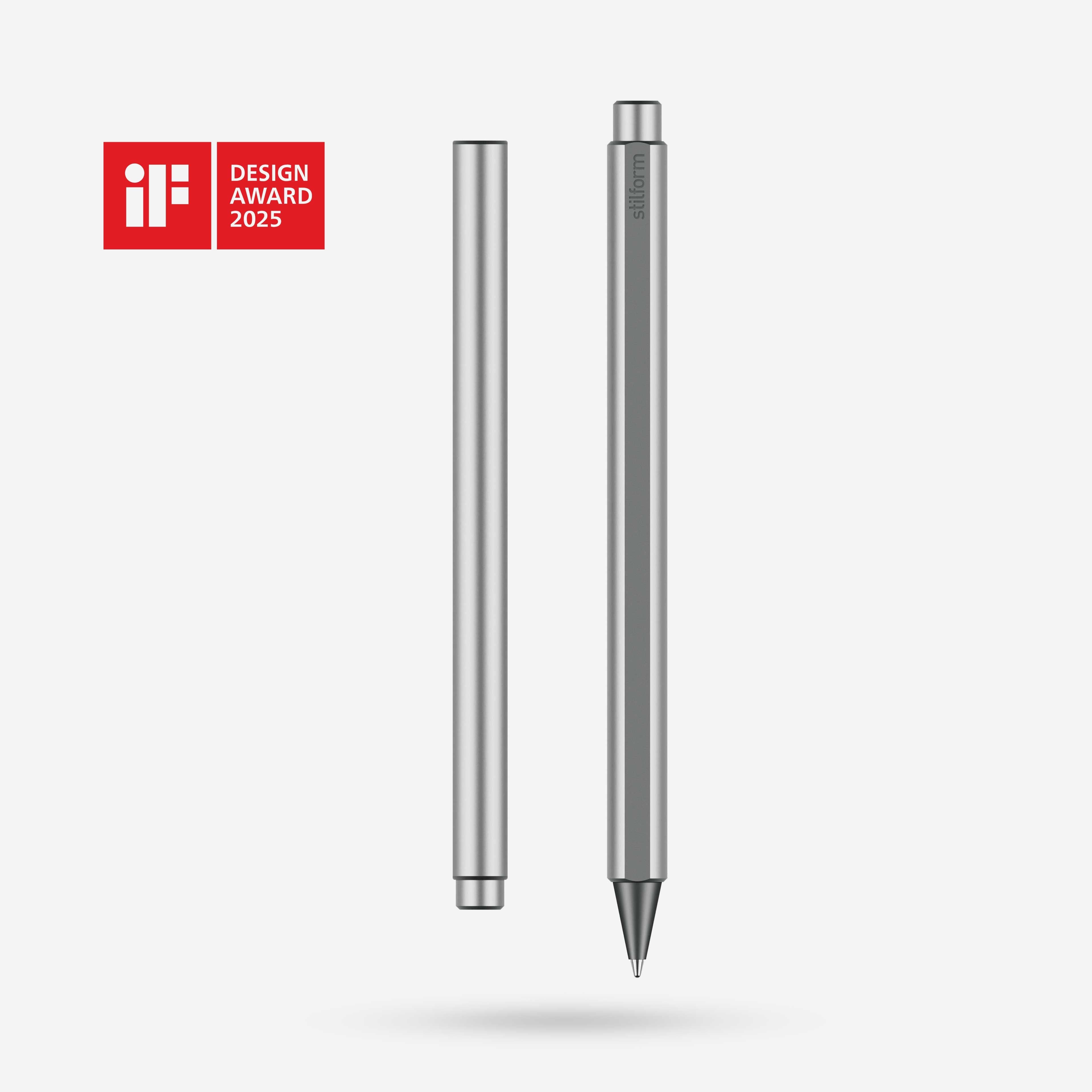 Tintenroller Aluminium Flow in Comet Grey Vorder- und Rückansicht, daneben Design-Auszeichnungen