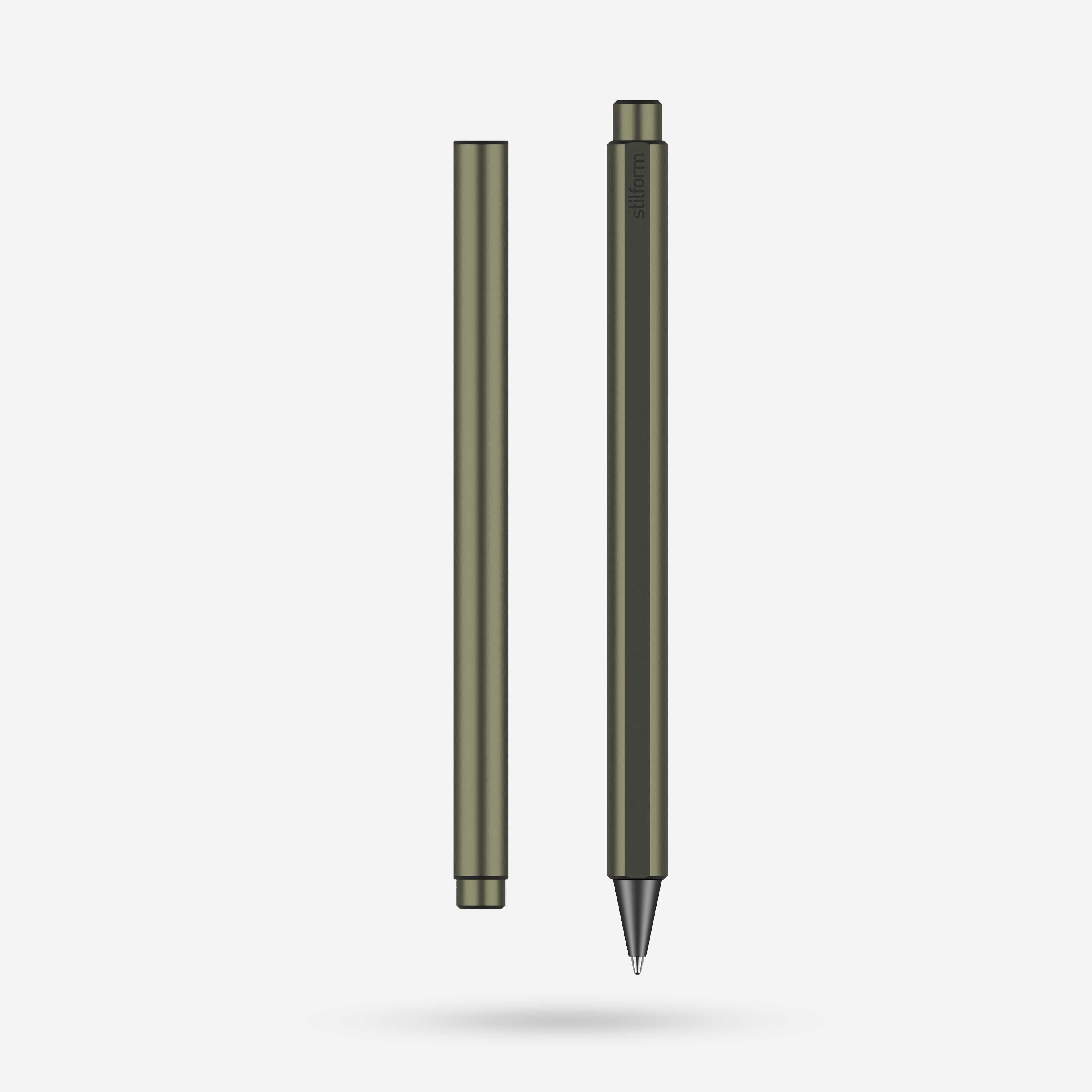 Tintenroller Aluminium Flow in Moss Green, Vorder- und Rückansicht freigestellt